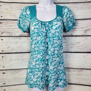 BKE Turquoise White Floral Print Blouse M Short Sleeve Square Neck Made in Canad